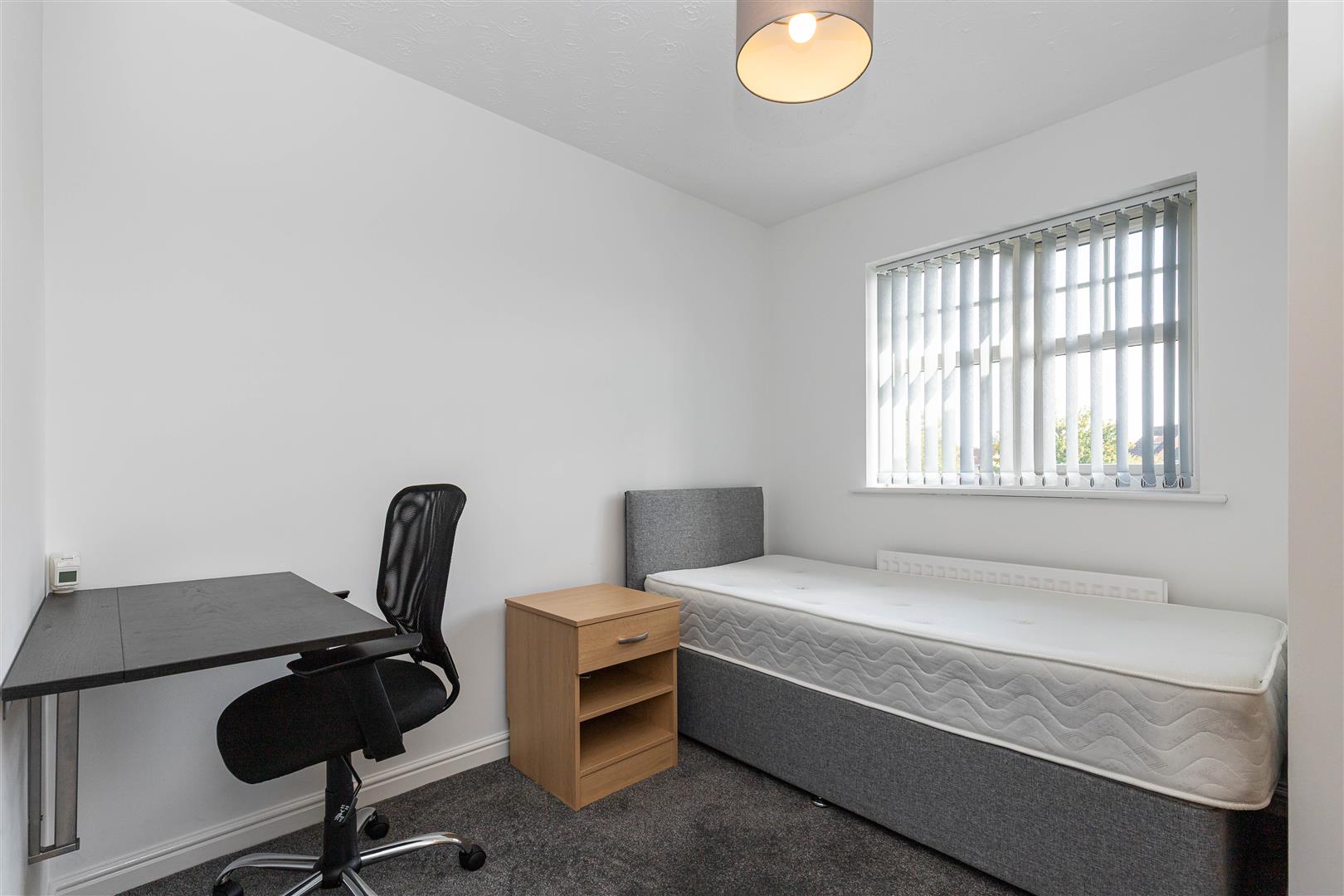 Lakeside Close, Etruria, Stoke-On-Trent